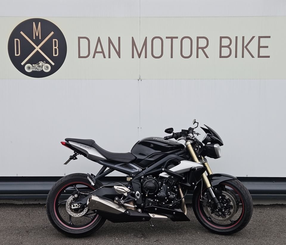 TRIUMPH STREET TRIPLE 675 4