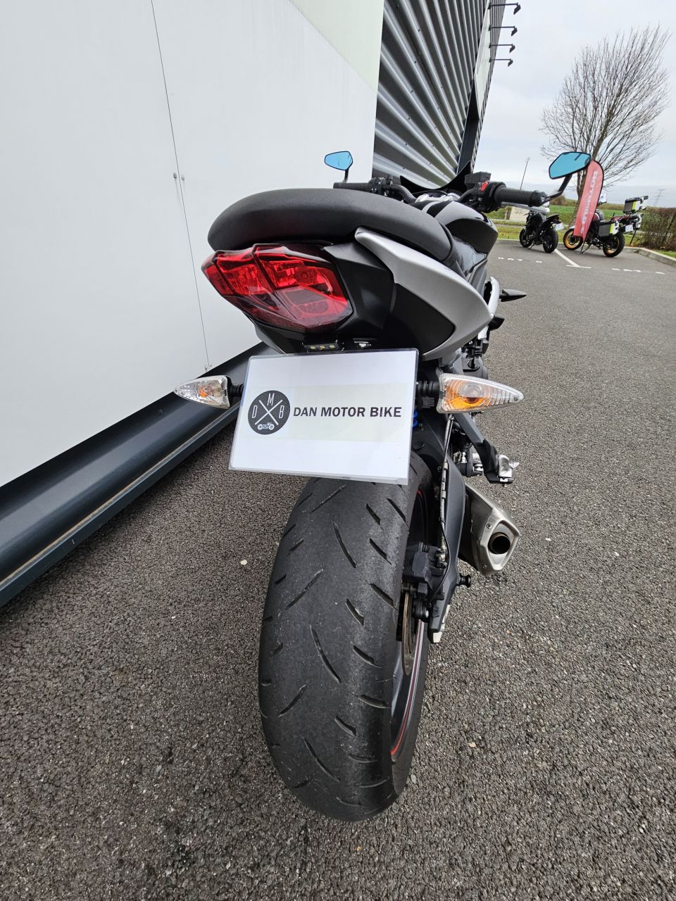 TRIUMPH STREET TRIPLE 675 4