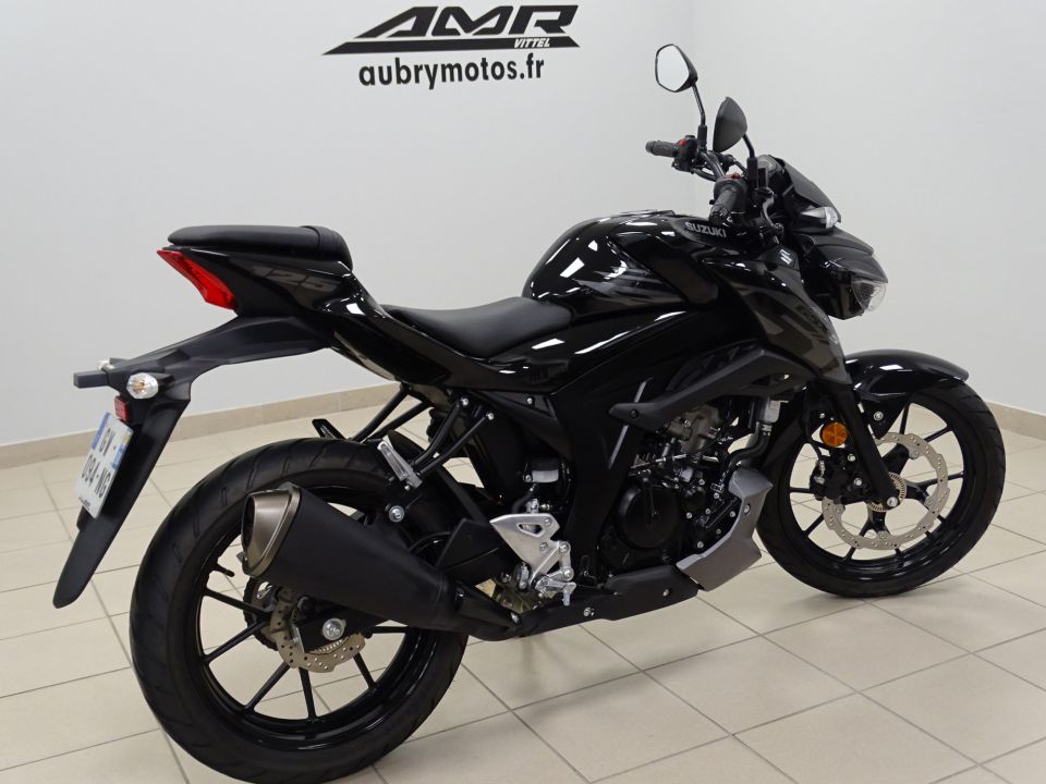 SUZUKI GSX-S 125 ABS 4
