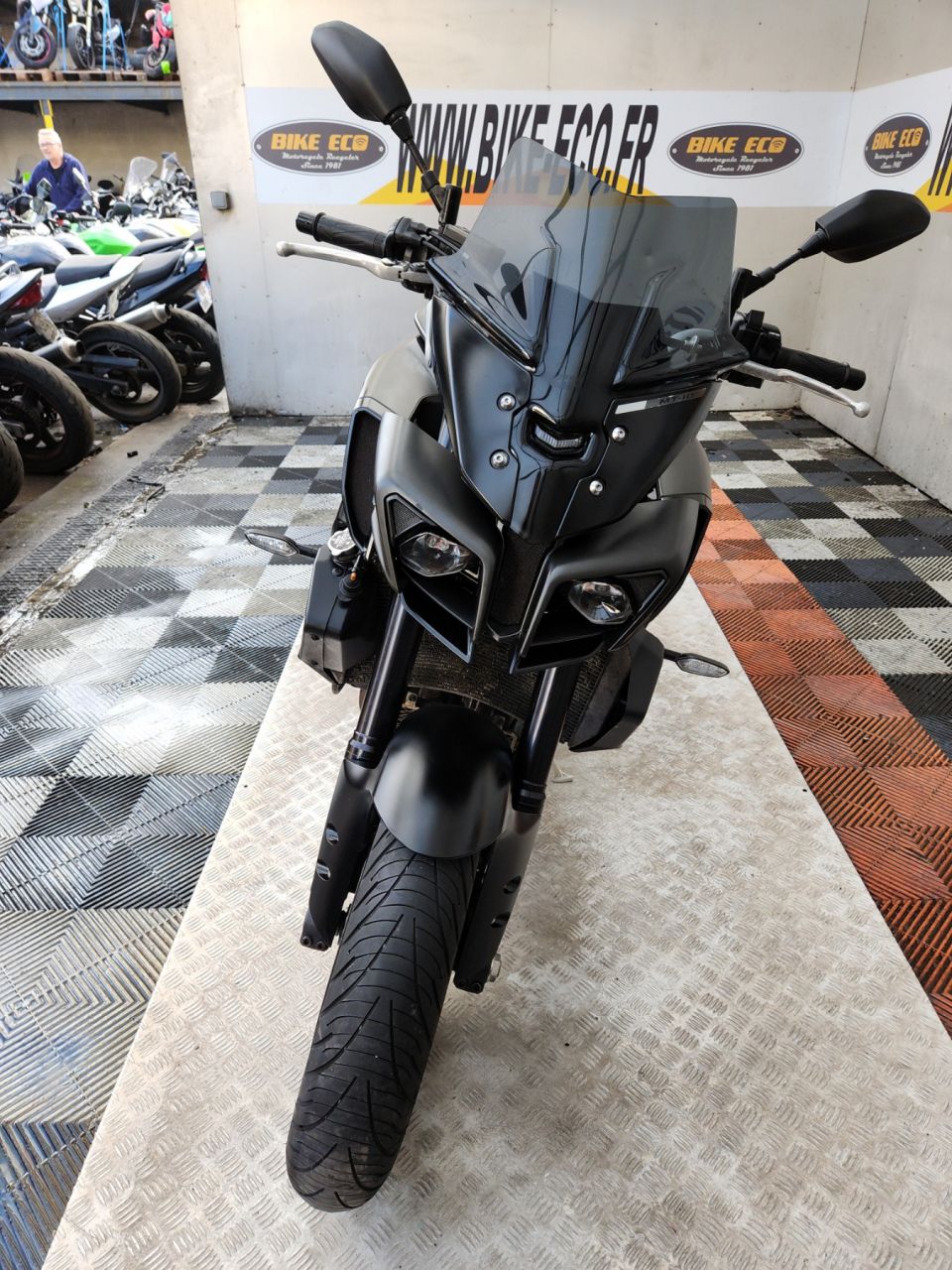 YAMAHA MT-10 4
