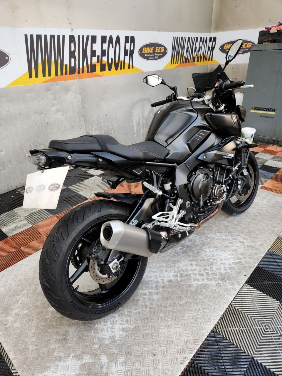 YAMAHA MT-10 4