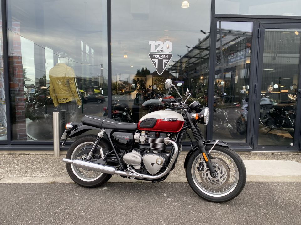 TRIUMPH BONNEVILLE T120 4