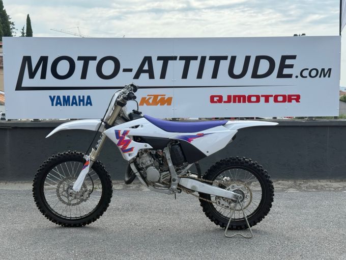 YAMAHA YZ 125 50th ANNIVERSARY EDITION 4