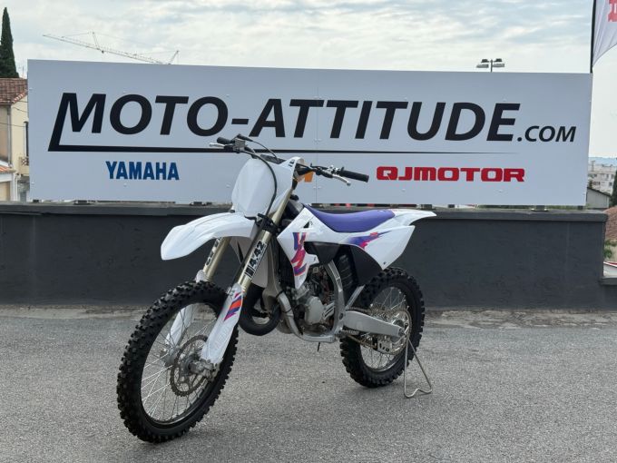 YAMAHA YZ 125 50th ANNIVERSARY EDITION 4