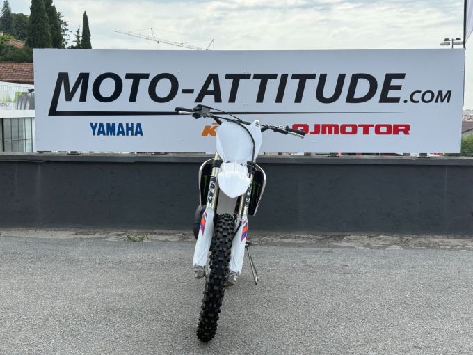 YAMAHA YZ 125 50th ANNIVERSARY EDITION 4