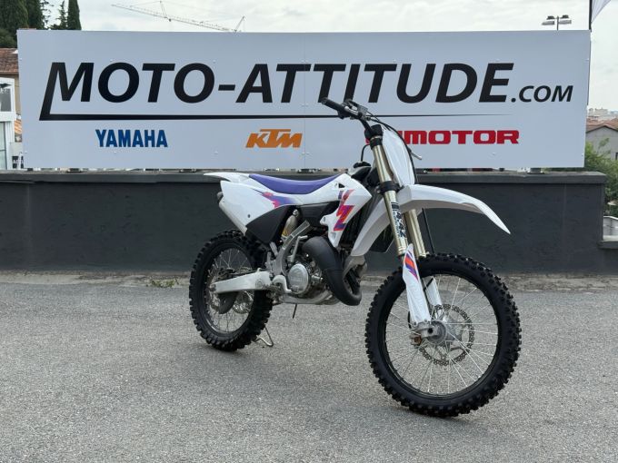 YAMAHA YZ 125 50th ANNIVERSARY EDITION 4