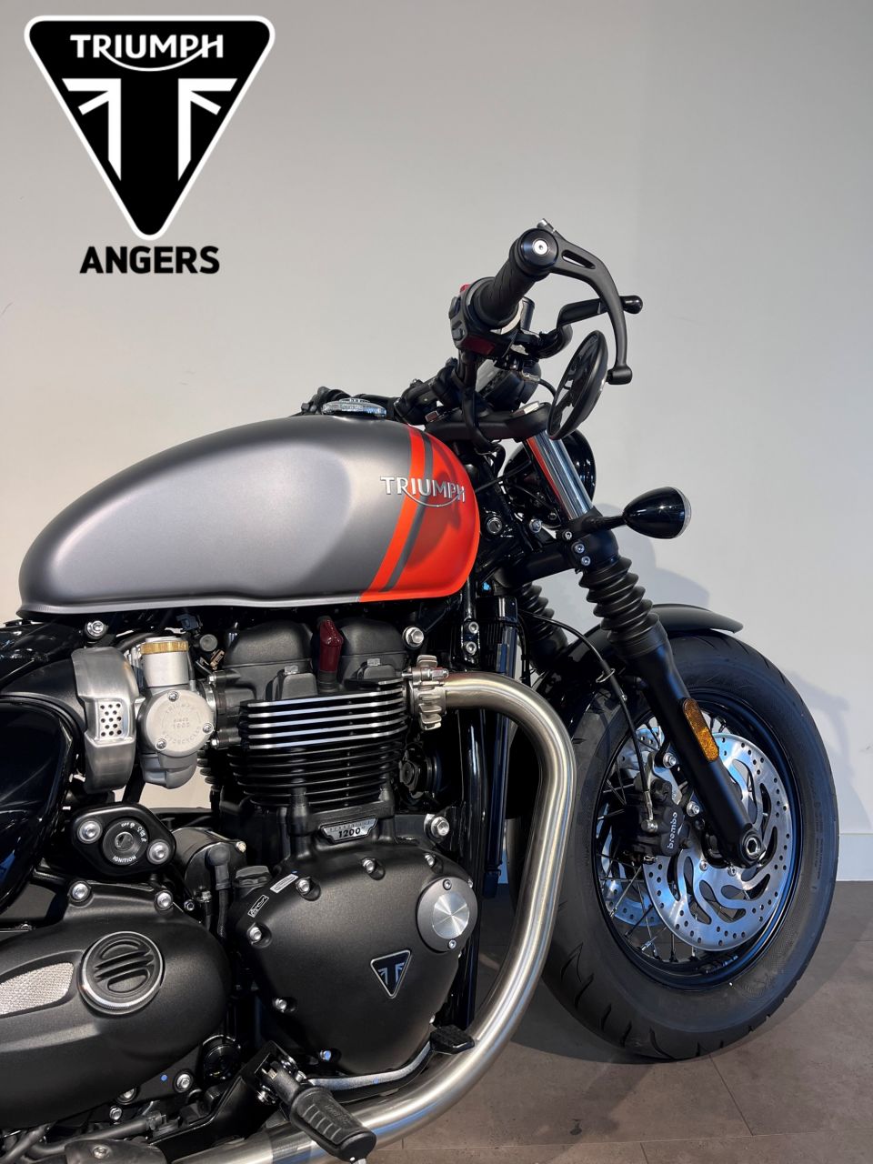 TRIUMPH Bonneville Bobber 1200 4