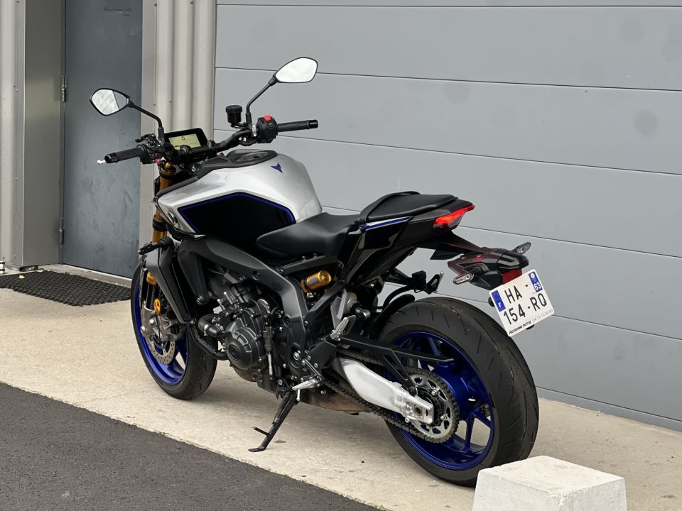 YAMAHA MT-09 SP 4