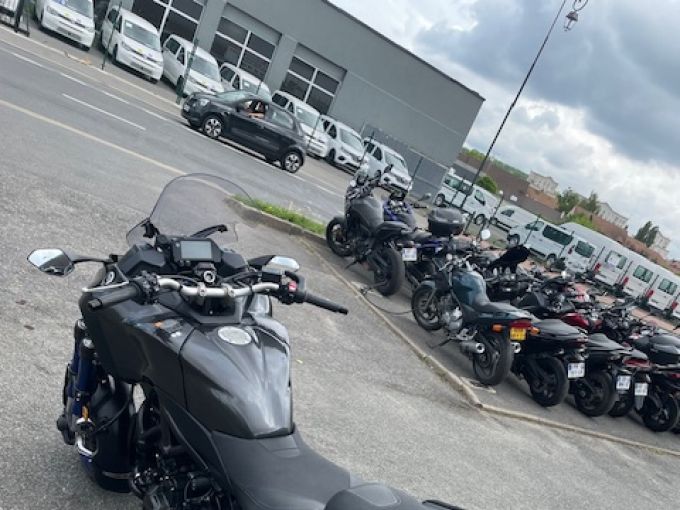 YAMAHA NIKEN 850 GT 4