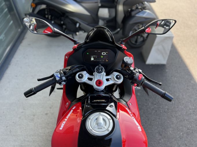 QJ MOTOR SRK 800 RR 4