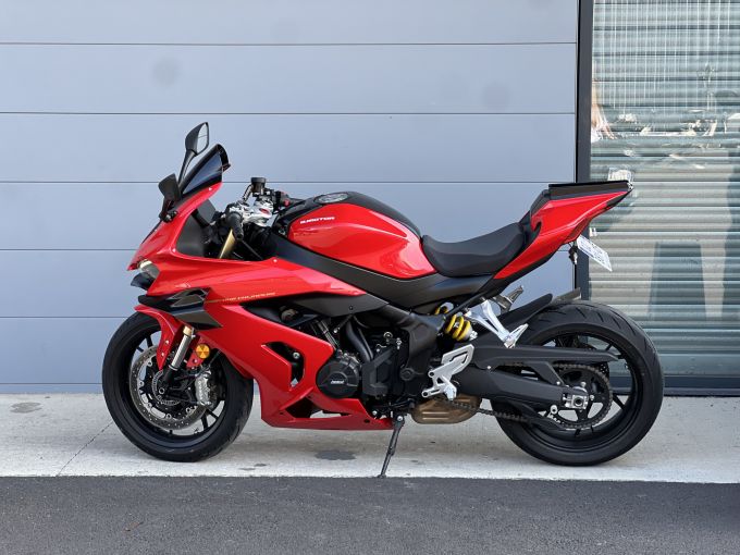 QJ MOTOR SRK 800 RR 4