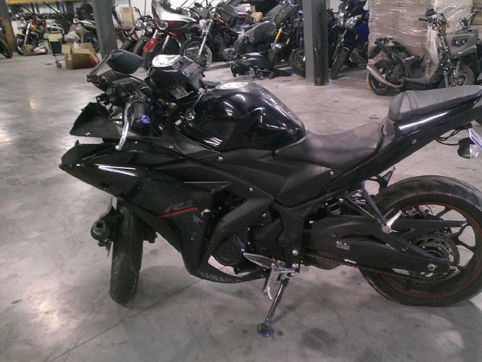 YAMAHA YZF-R3 4