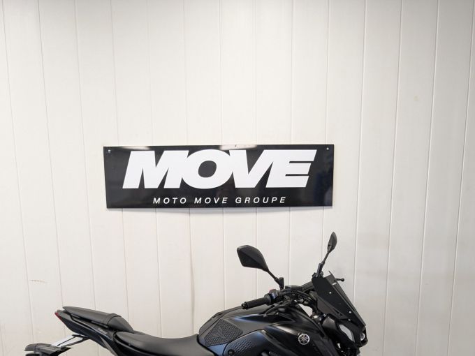 YAMAHA MT-07 4