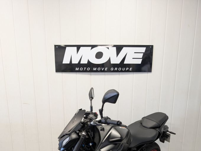 YAMAHA MT-07 4