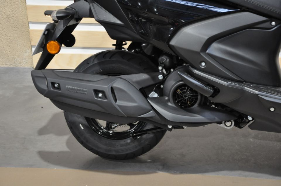 YAMAHA RayZR 125 4
