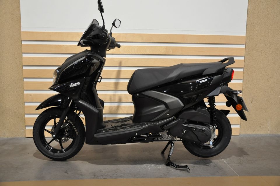 YAMAHA RayZR 125 4