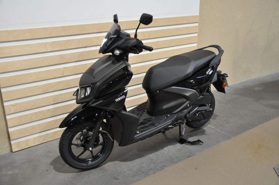 YAMAHA RayZR 125 4