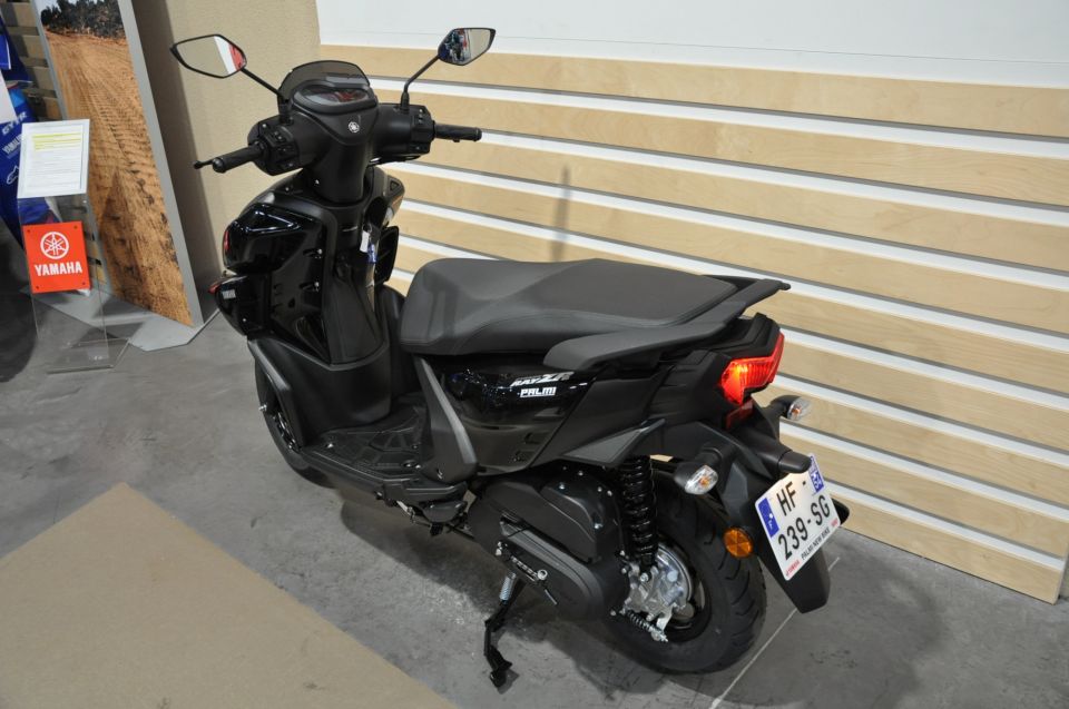 YAMAHA RayZR 125 4