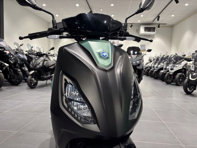 PIAGGIO 1 ACTIVE 4
