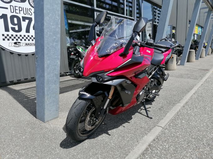 SUZUKI GSX-S 1000 GT 4