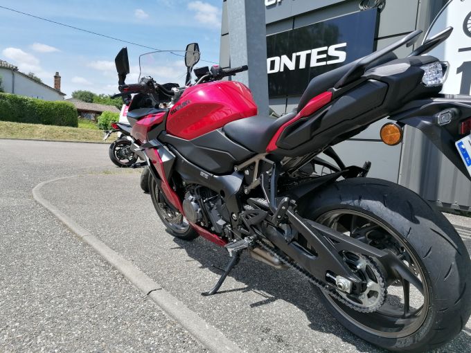 SUZUKI GSX-S 1000 GT 4