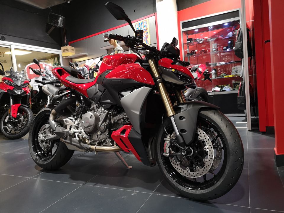 DUCATI STREETFIGHTER 4