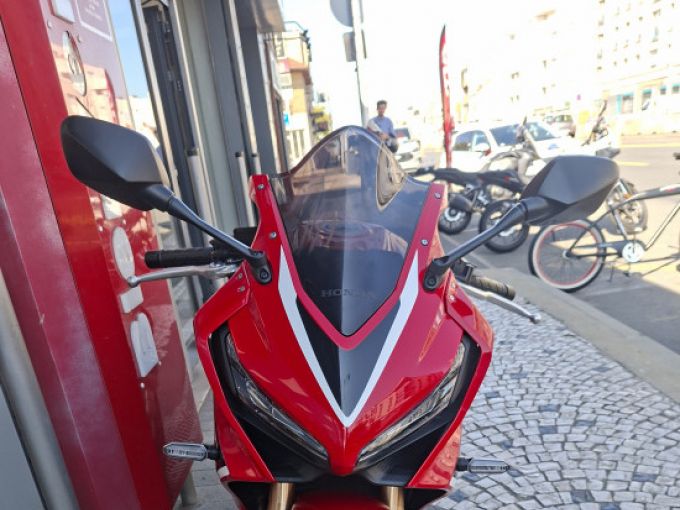 HONDA CBR650R 4