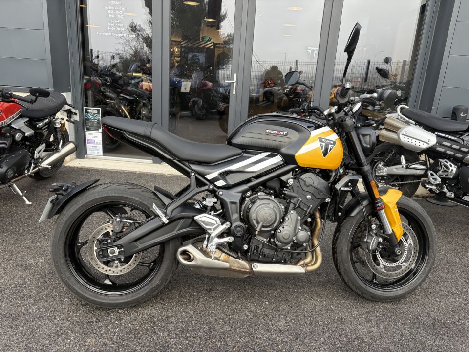 TRIUMPH TRIDENT 660 4