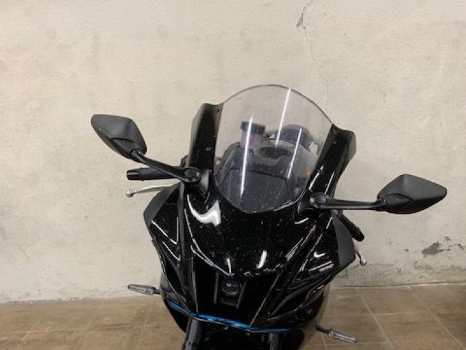 YAMAHA YZF-R7 4