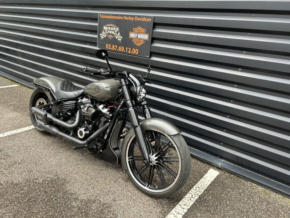 HARLEY-DAVIDSON SOFTAIL BREAKOUT 1868 4
