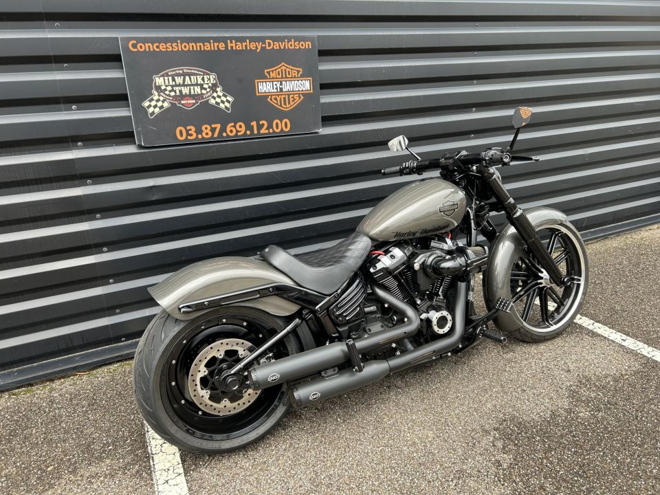 HARLEY-DAVIDSON SOFTAIL BREAKOUT 1868 4