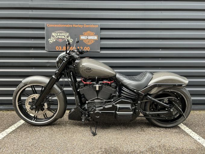 HARLEY-DAVIDSON SOFTAIL BREAKOUT 1868 4