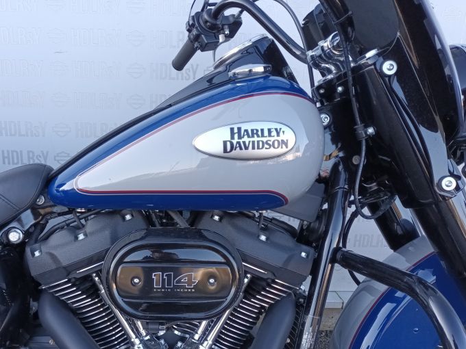 HARLEY-DAVIDSON SOFTAIL HERITAGE 1868 4