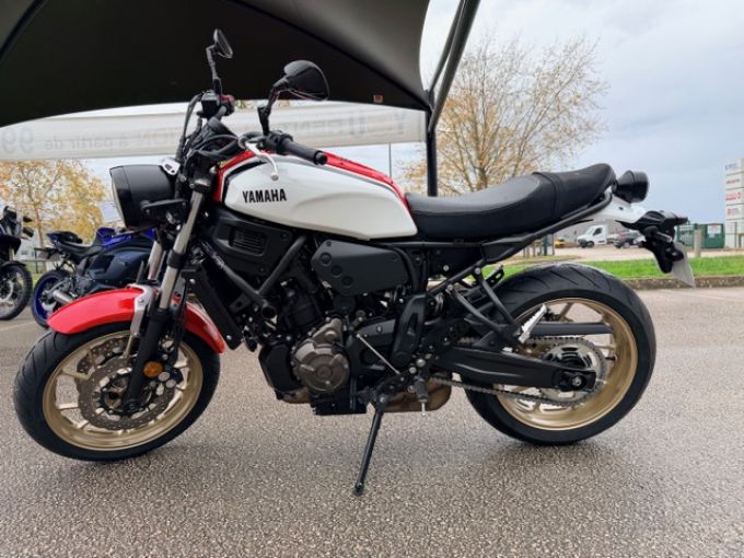 YAMAHA XSR 700 4