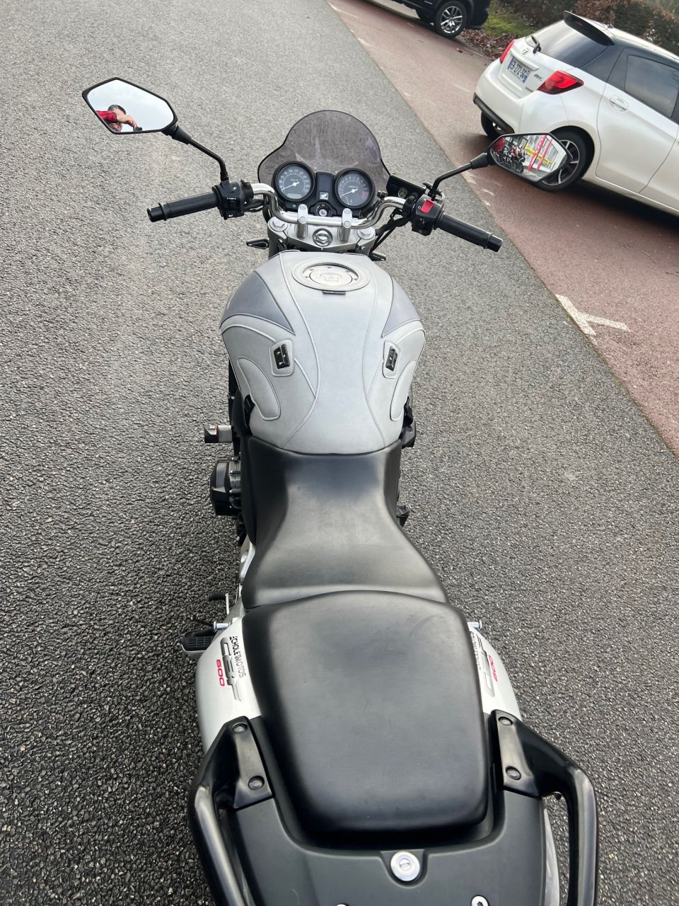 HONDA CB 600 F HORNET 4