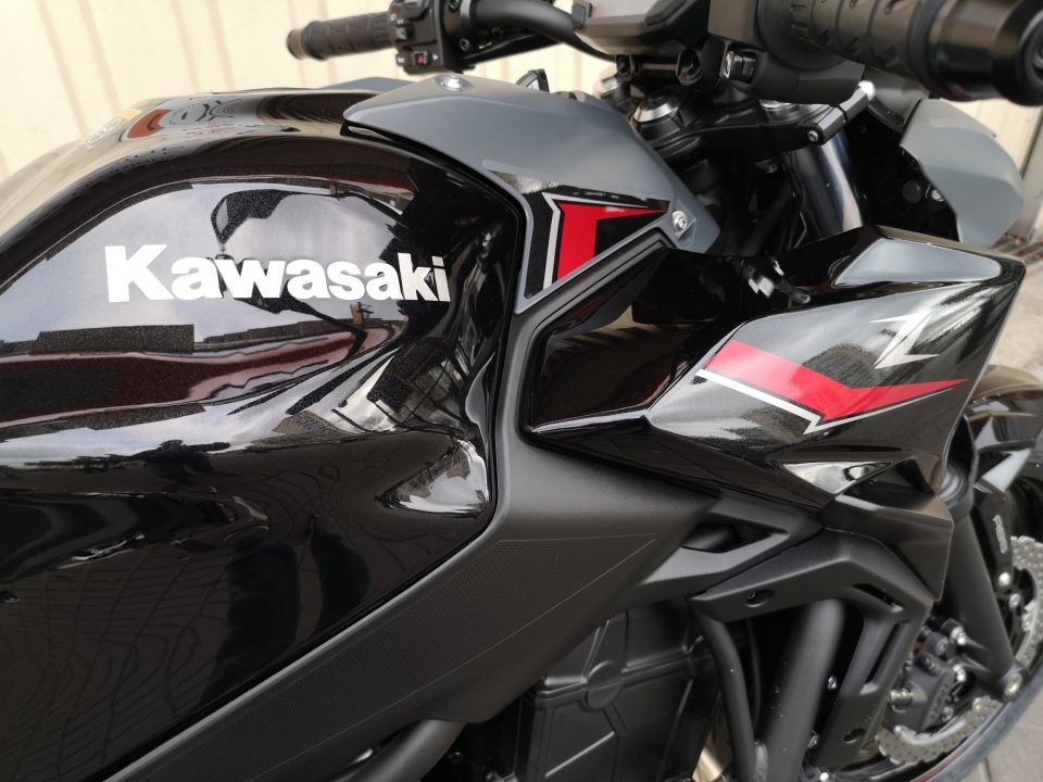 KAWASAKI Z 650 (47.5CV) 4