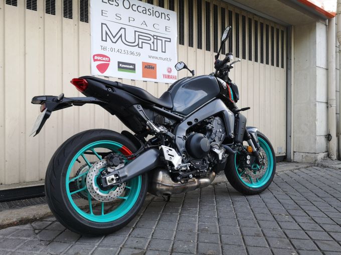 YAMAHA MT-09 4