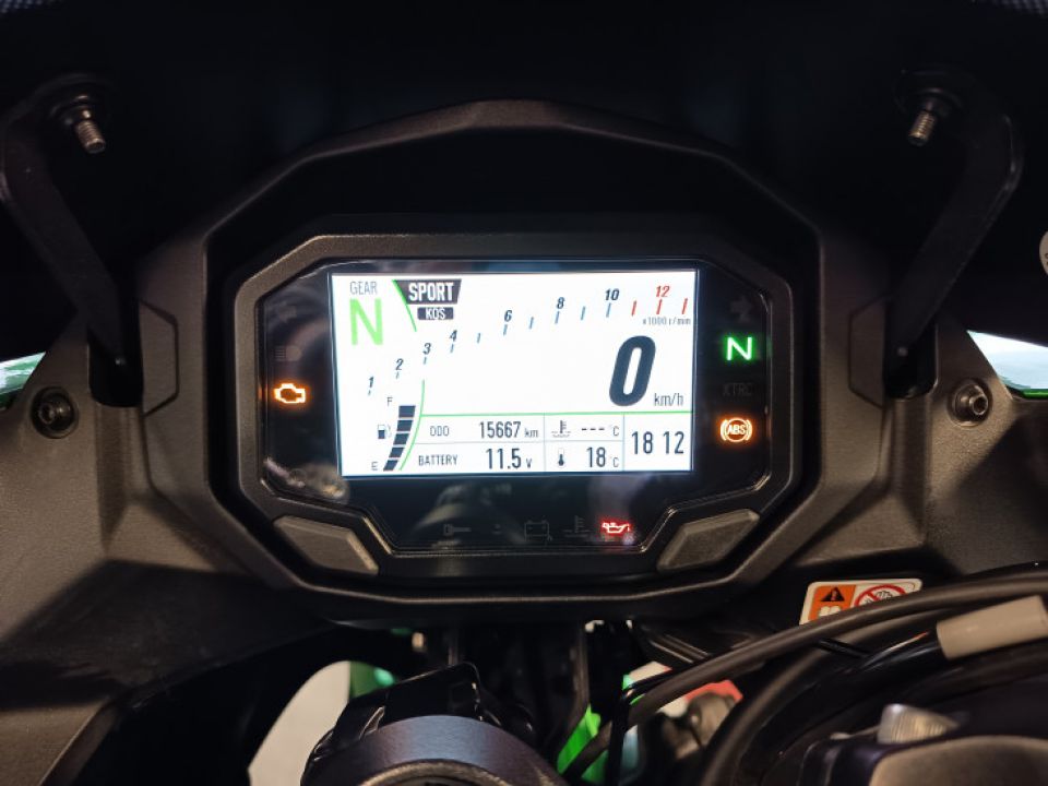 KAWASAKI NINJA 1000 SX TOURER 4