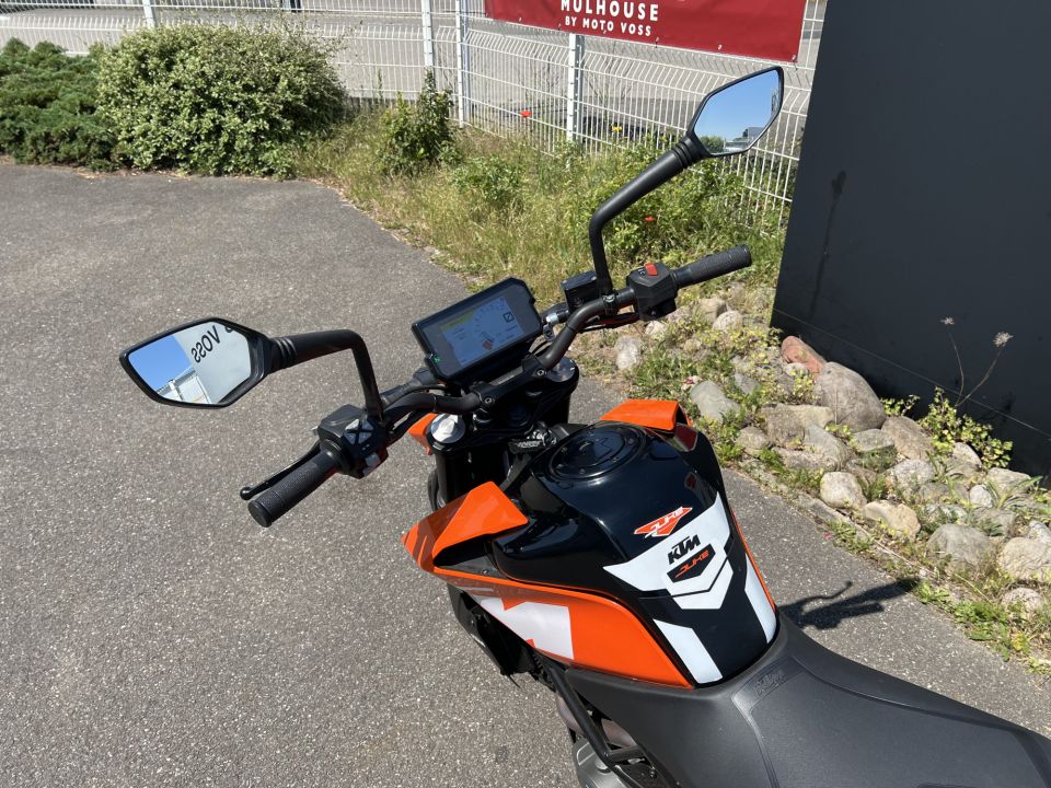 KTM 125 DUKE ABS 4