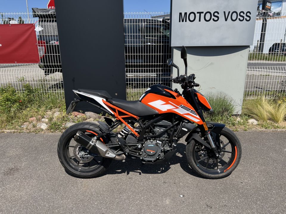 KTM 125 DUKE ABS 4