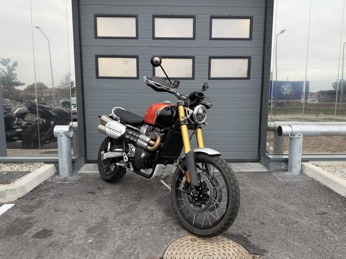 TRIUMPH SCRAMBLER 1200 XE 4