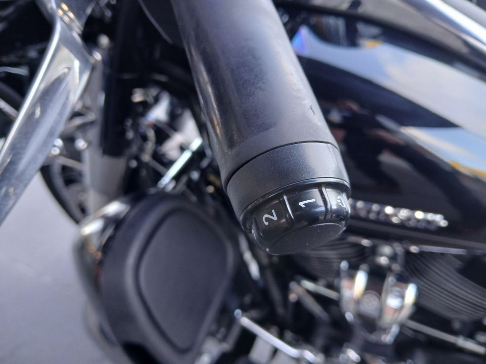 HARLEY-DAVIDSON TOURING ELECTRA GLIDE 1745 ULTRA LIMITED 4