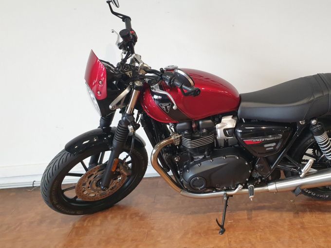 TRIUMPH SPEED TWIN 900 4