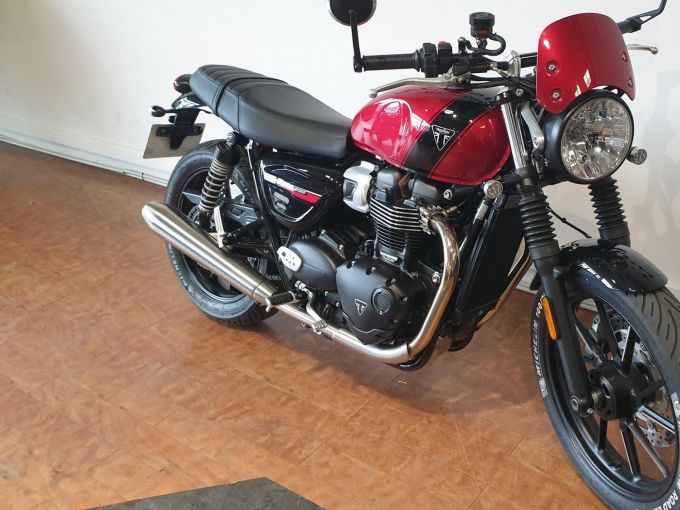 TRIUMPH SPEED TWIN 900 4
