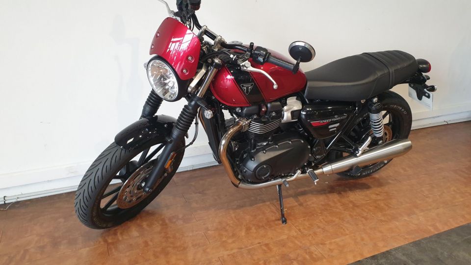 TRIUMPH SPEED TWIN 900 4