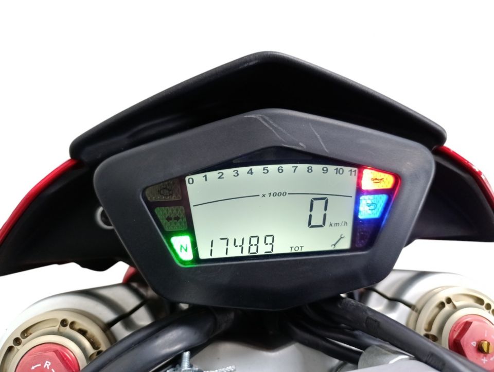 DUCATI HYPERMOTARD 4