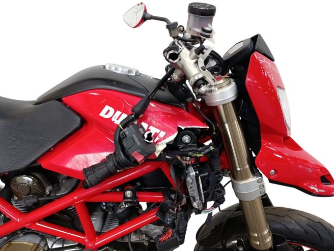 DUCATI HYPERMOTARD 4