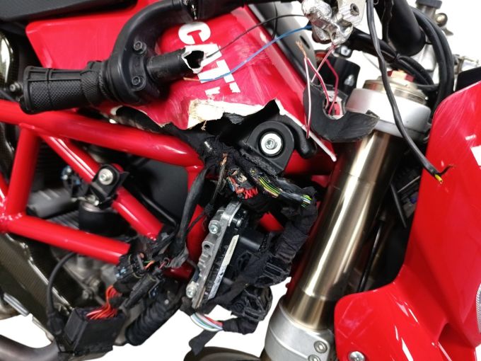 DUCATI HYPERMOTARD 4