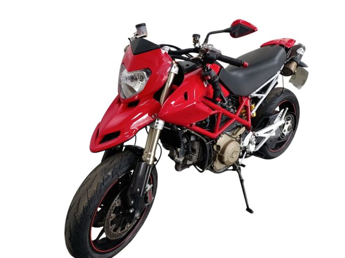DUCATI HYPERMOTARD 4