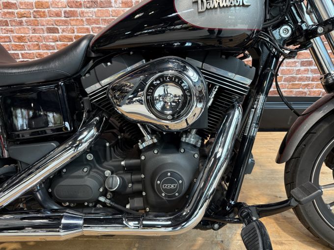 HARLEY-DAVIDSON DYNA STREET BOB 1690 4